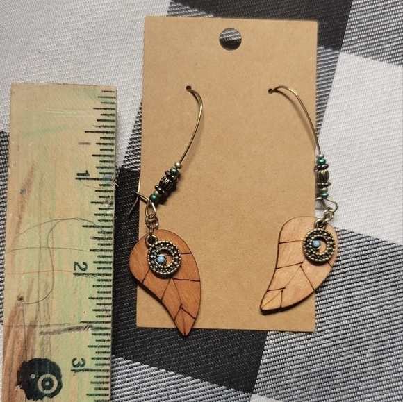 New homemade bohemian wooden leave and turquoise earrings - Picture 2 of 4